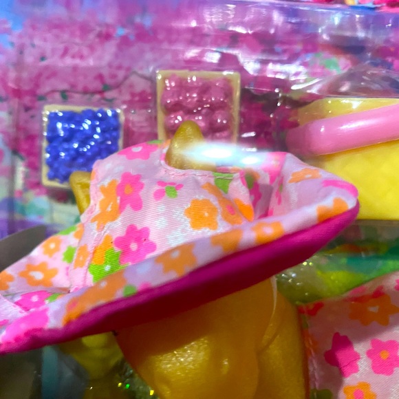 MY LITTLE PONY G3 NWT 2003 BERRY PICKIN’ FUN WITH BUTTERSCOTCH PRETTY FASHIONS - Picture 8 of 16